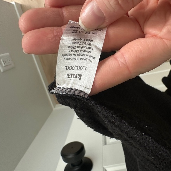 Knix Black Waffle Robe - Picture 4 of 4